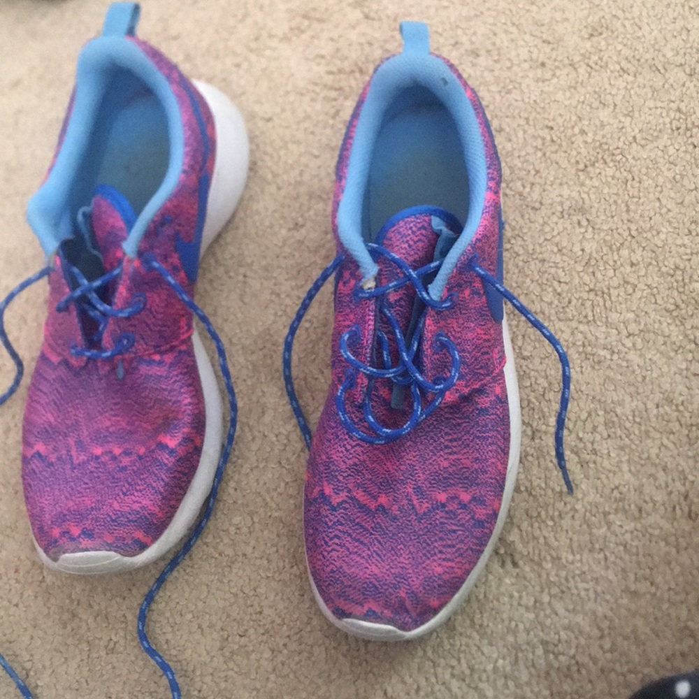 Blue and pink roshes